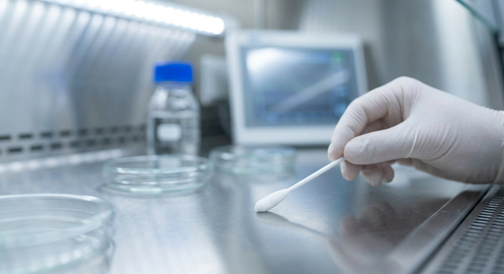 GMP para Técnicos: Guía Práctica sobre Limpieza y Desinfección en Áreas Clasificadas - Protocolos, Validación y Mejores Prácticas